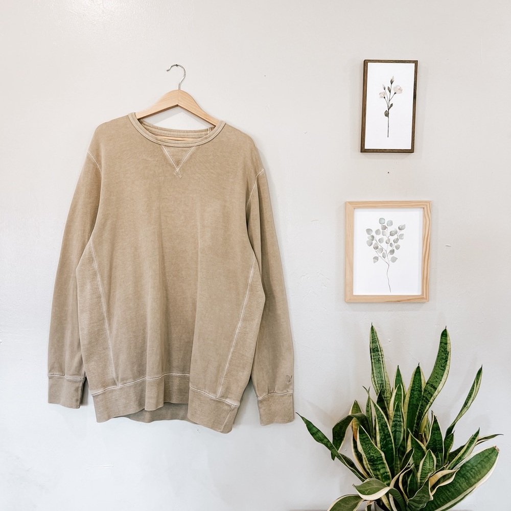 American Eagle neutral crewneck